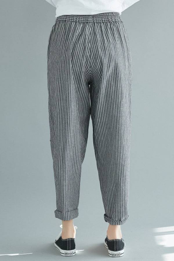 High waist striped chic comfort pants in soft polyester with a versatile, wrinkle-free design