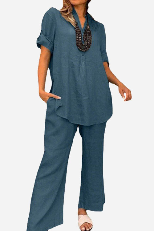 Short-sleeved V-neck top and wide trouser suit in breathable cotton for a slim, stylish silhouette