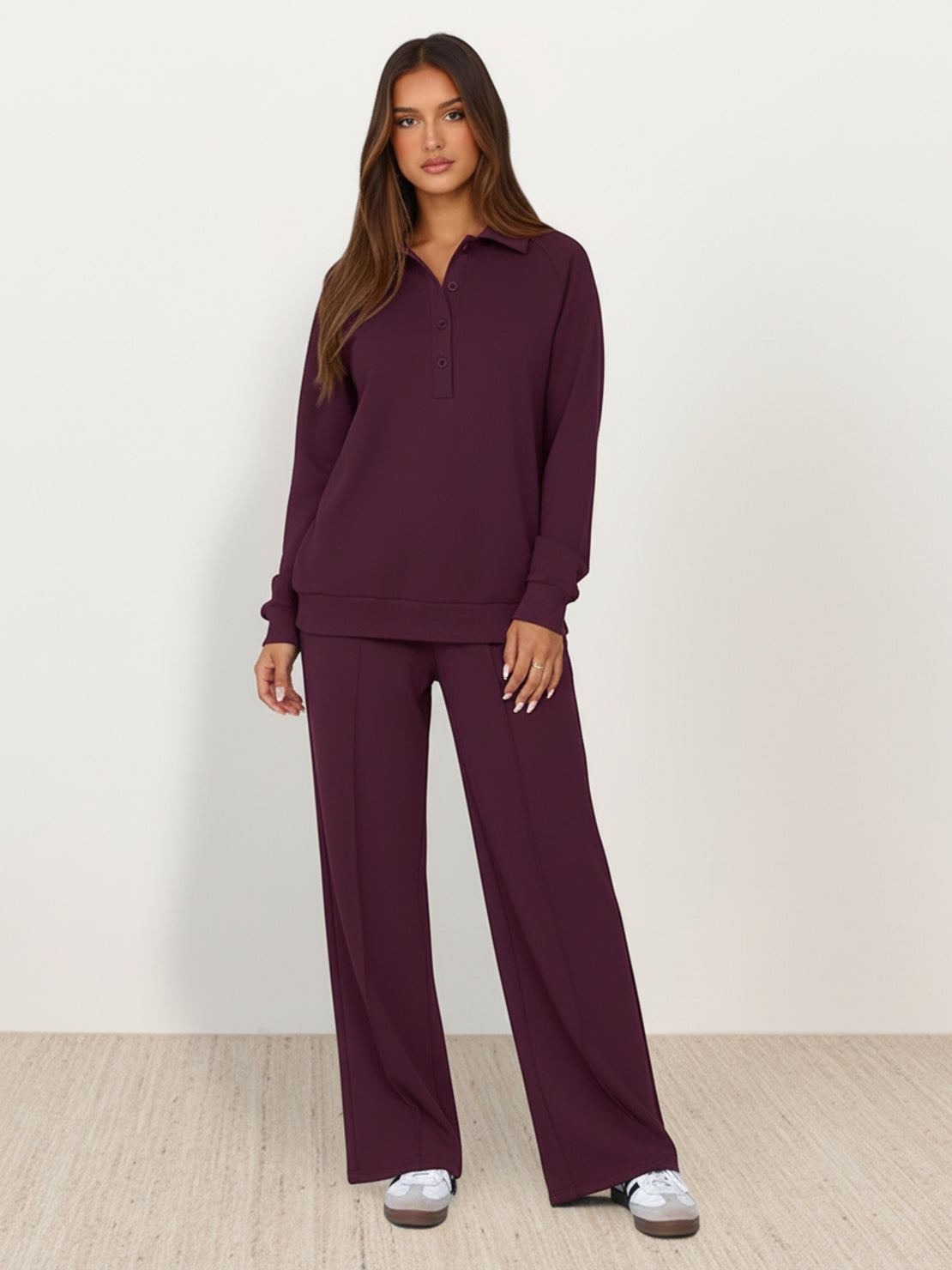 Wrinkle-free casual two-piece polo set with structured fit and breathable fabric