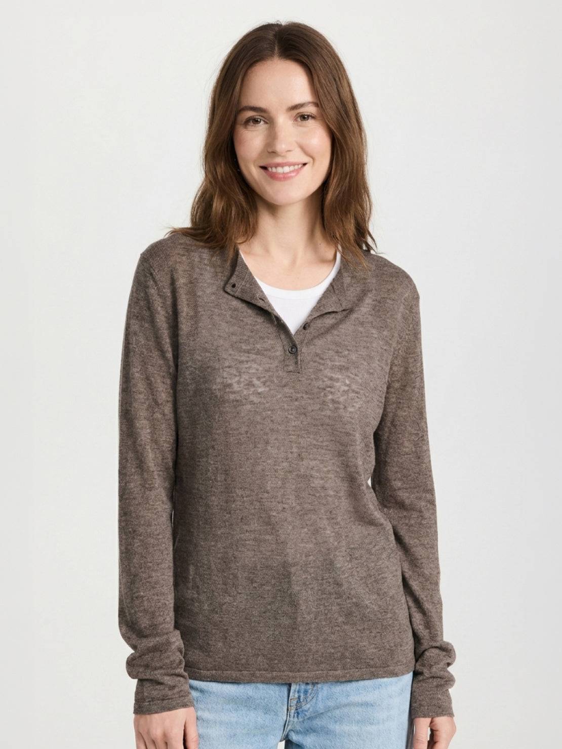 Organic Linen Henley Top fine knit with relaxed fit and side slits in neutral colors