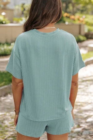 The Effortless Set for Slow Mornings and Sunlit Afternoons