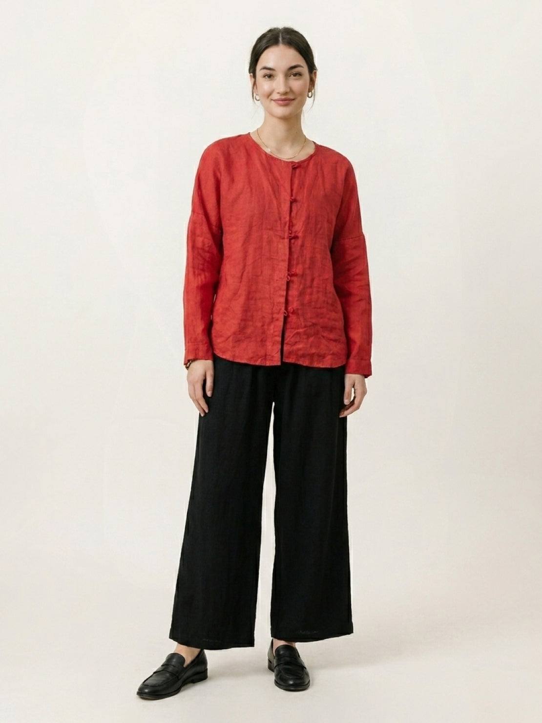 Oversized 100% linen blouse with frog buttons and curved hem in lightweight fabric