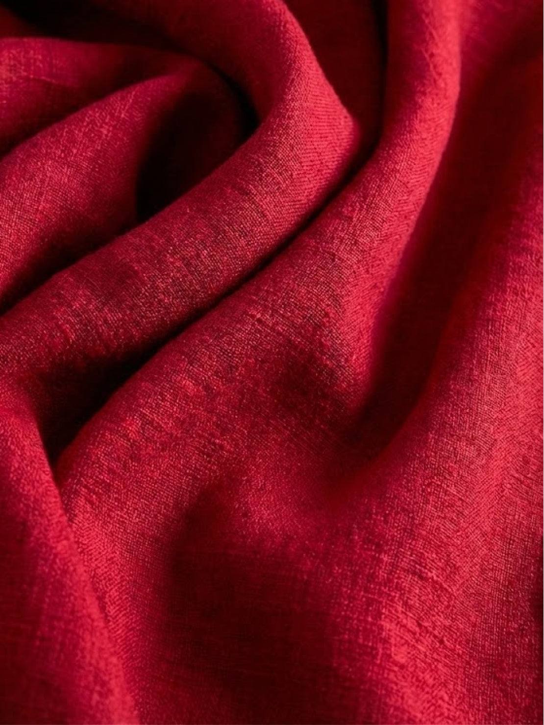 Oversized bohemian maxi dress in breathable linen blend with long sleeves and loose fit