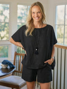 Comfy linen-like shirt and shorts two-piece set in breathable fabric for casual and versatile wear