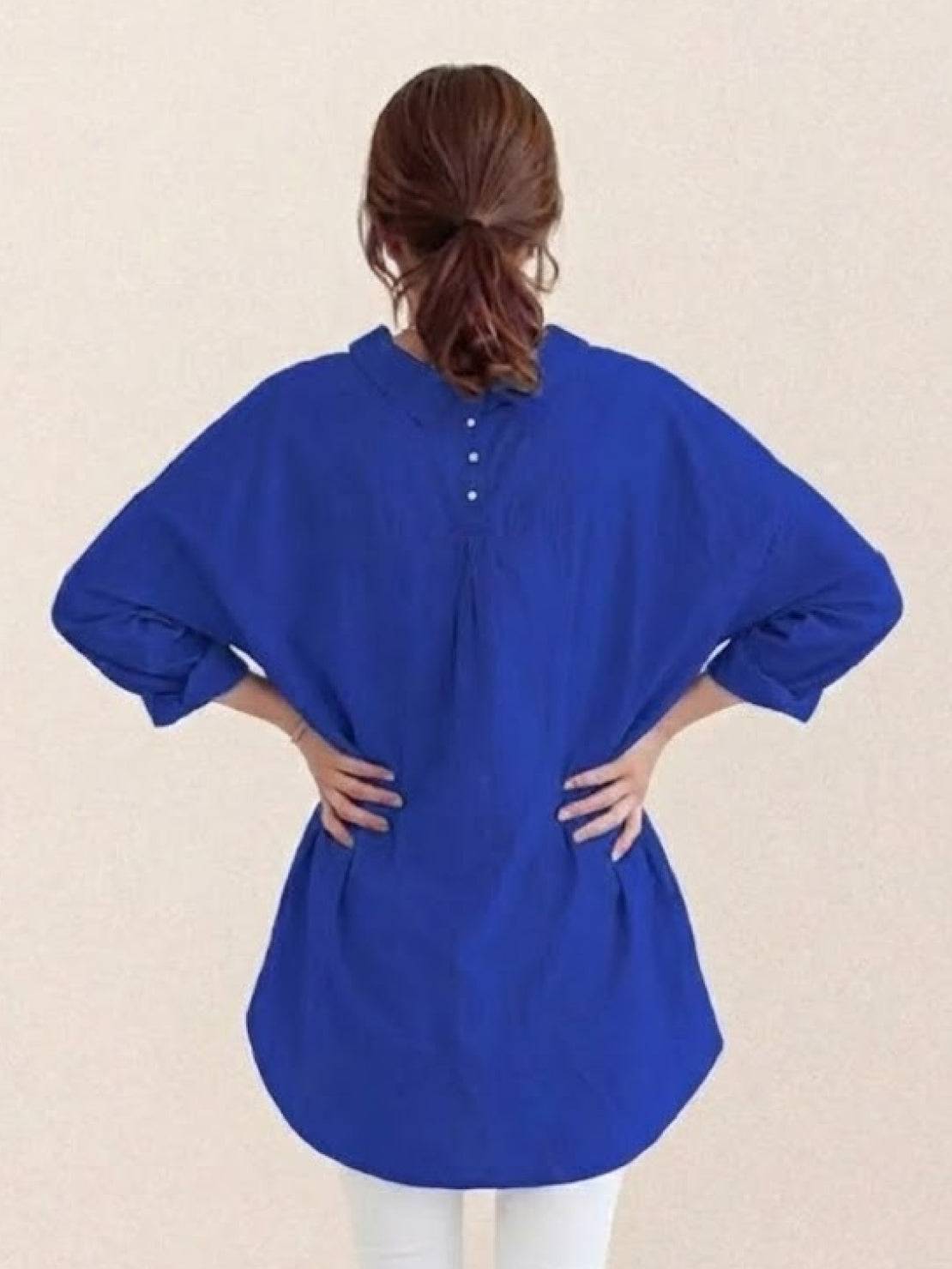 Oversized linen shirt in breathable cotton-linen blend with relaxed fit and vintage back detailing